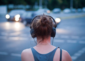 woman-with-headphones